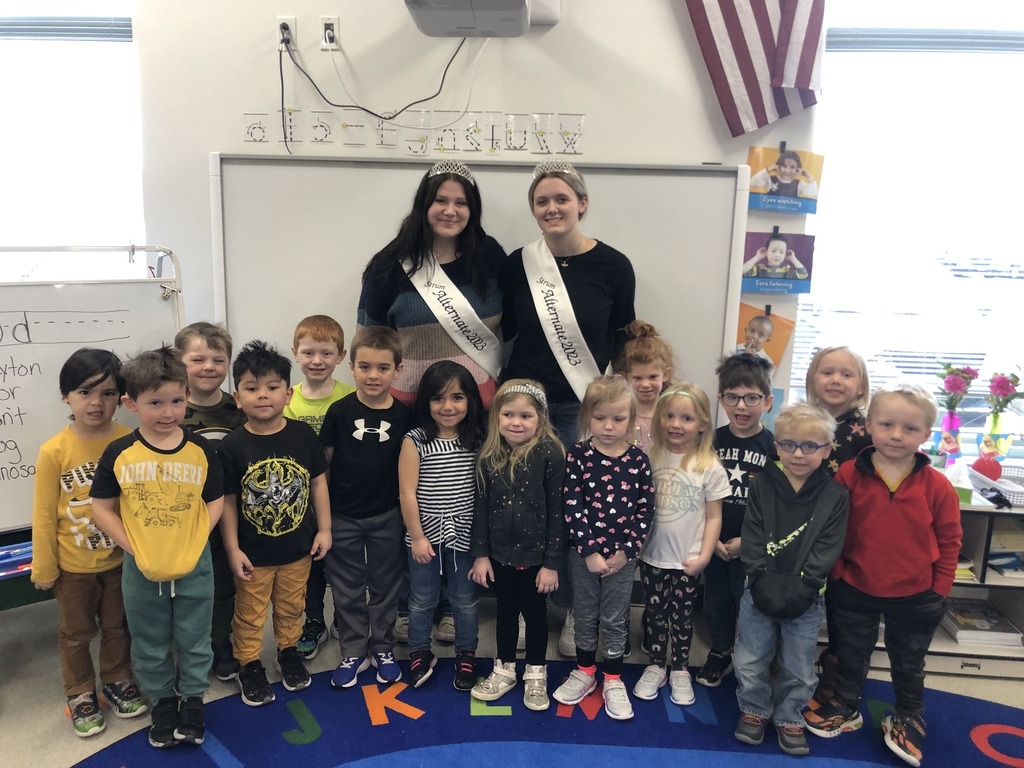 Miss Strum Ice Queen👸🏻 and Court for visiting the 4K classrooms 