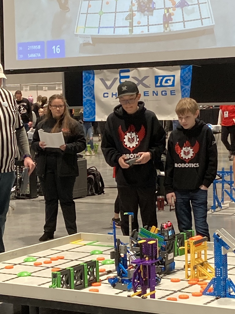 Our students represented Eleva-Strum with Cardinal pride at the 2023 Wisconsin State Robotics Championships! 